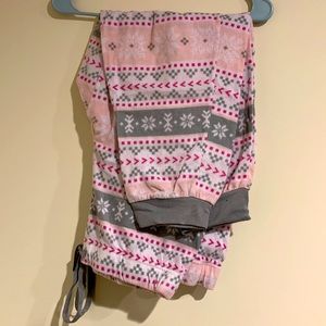 2/$20 ❄️ Fleece Pajama Pants